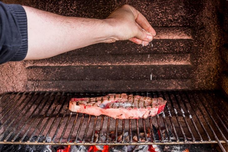 Guía de ingredientes y sazonamiento para todos los cortes de carne a la parrilla.