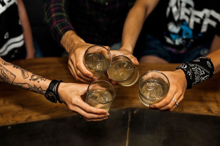 ¿Qué tanto afecta cada tipo de bebida alcohólica a la salud?