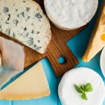 El queso, sus propiedades, tipos y países que más lo consumen.