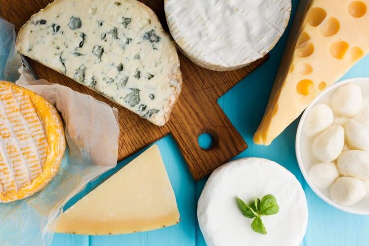 El queso, sus propiedades, tipos y países que más lo consumen.
