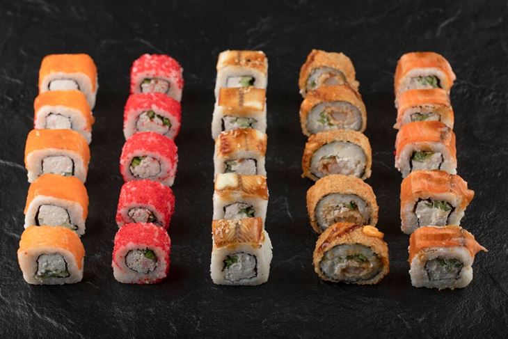 Tipos de sushi, sus ingredientes y proceso de preparación.