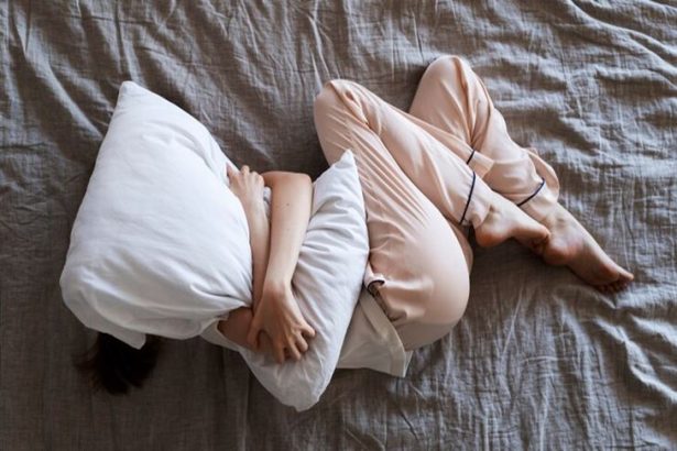 ¿Cuáles son las posturas correctas para dormir según las edades?